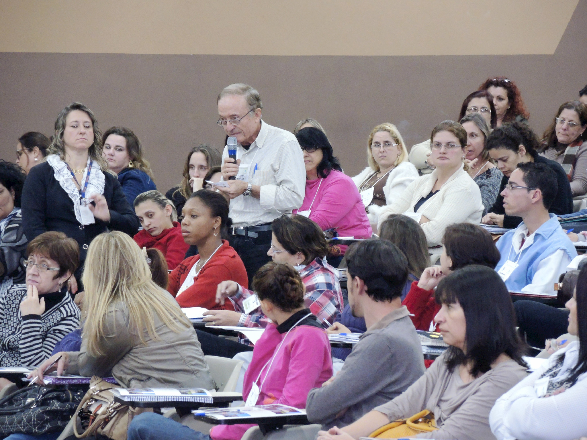 Conferência Municipal de Educação reúne quase 400 pessoas