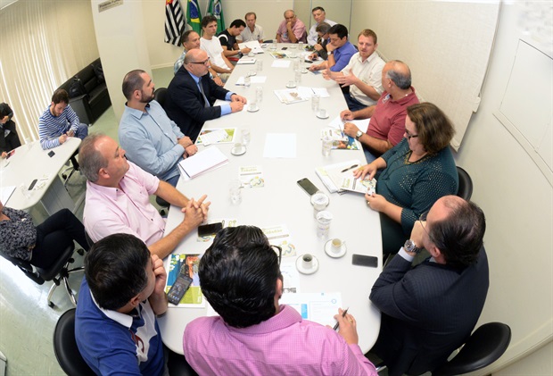 Observatório se reúne com mesa-diretora da Câmara e apresenta proposta para aprimorar a participação social